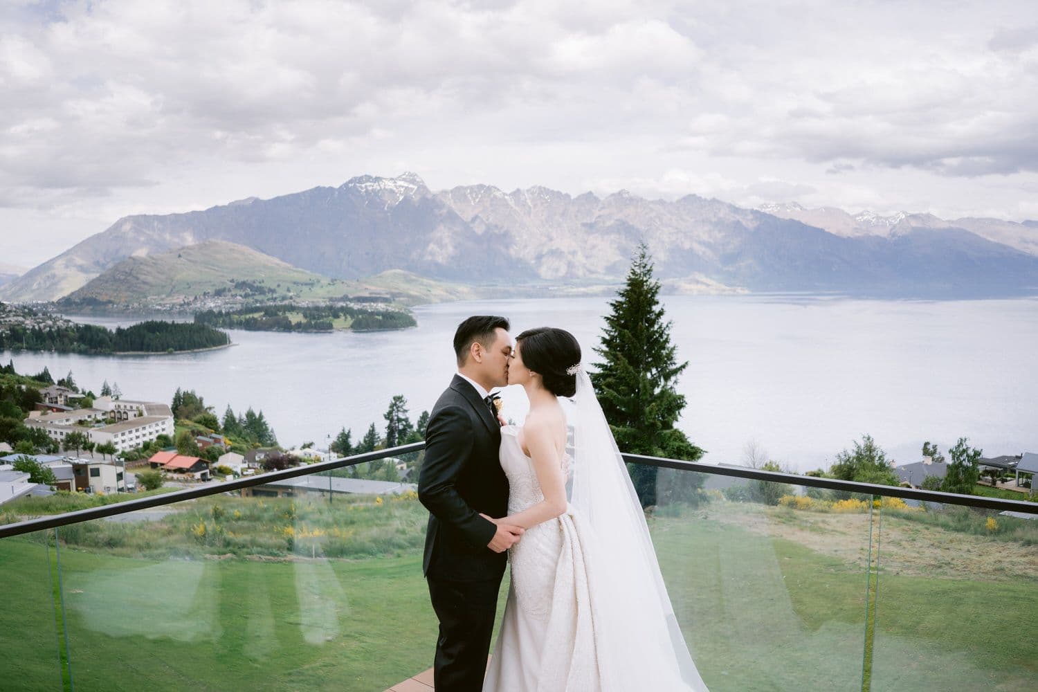 Selwyn & Ivory Wedding New Zealand - Venema Pictures Projects