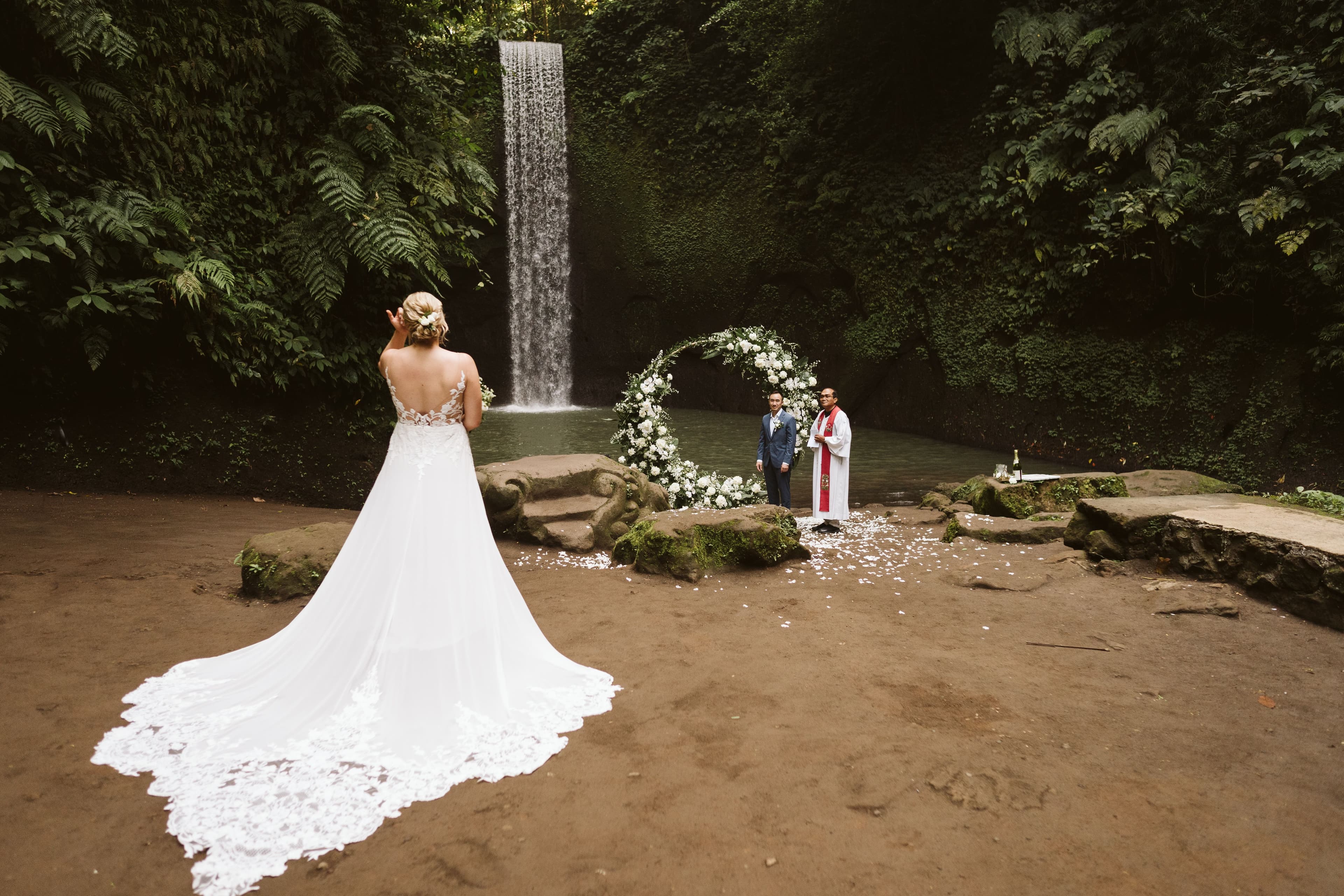 How Bali Elopements Bring Out the Best in Intimate Wedding Photography