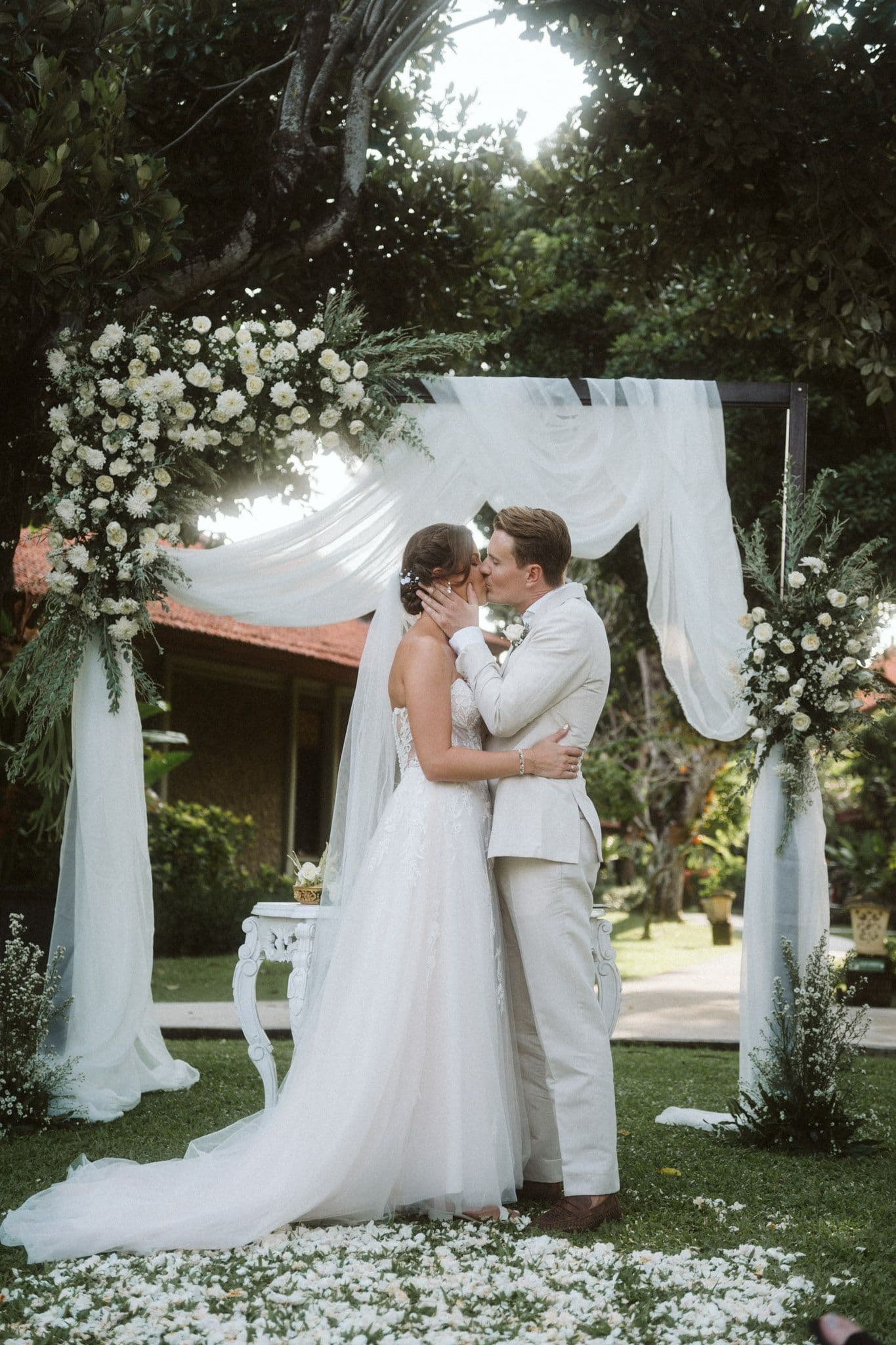 sten julia bali elopement 18 6dee05f121 | Venema Pictures - Jakarta Bali Wedding Photography Videography